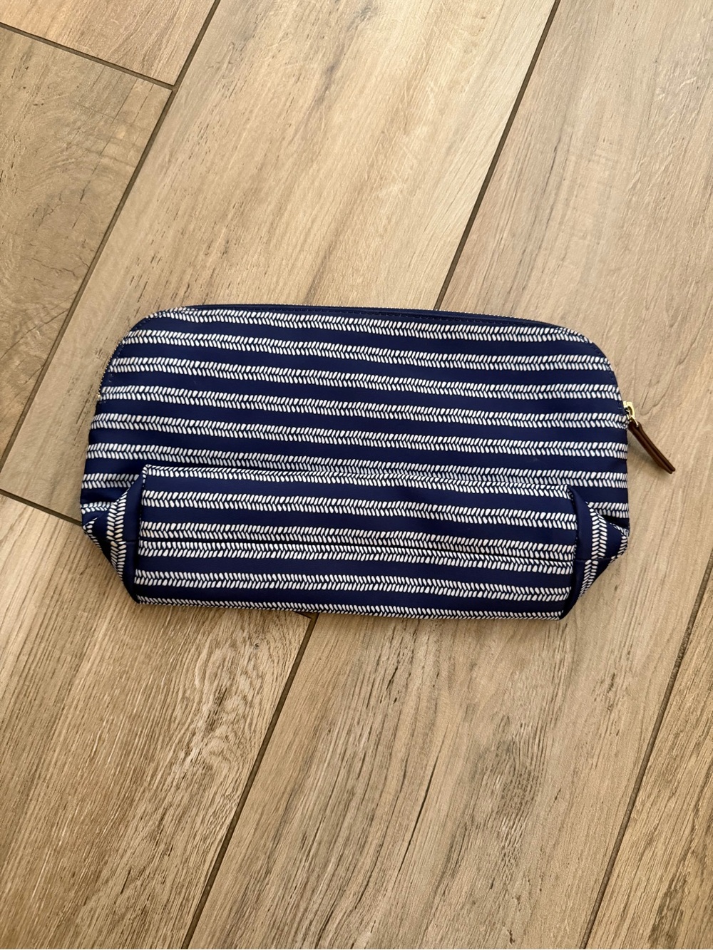Stella & Dot Daytripper Expandable Tote + Complementing Hideaway Pouch - Picture 9 of 10